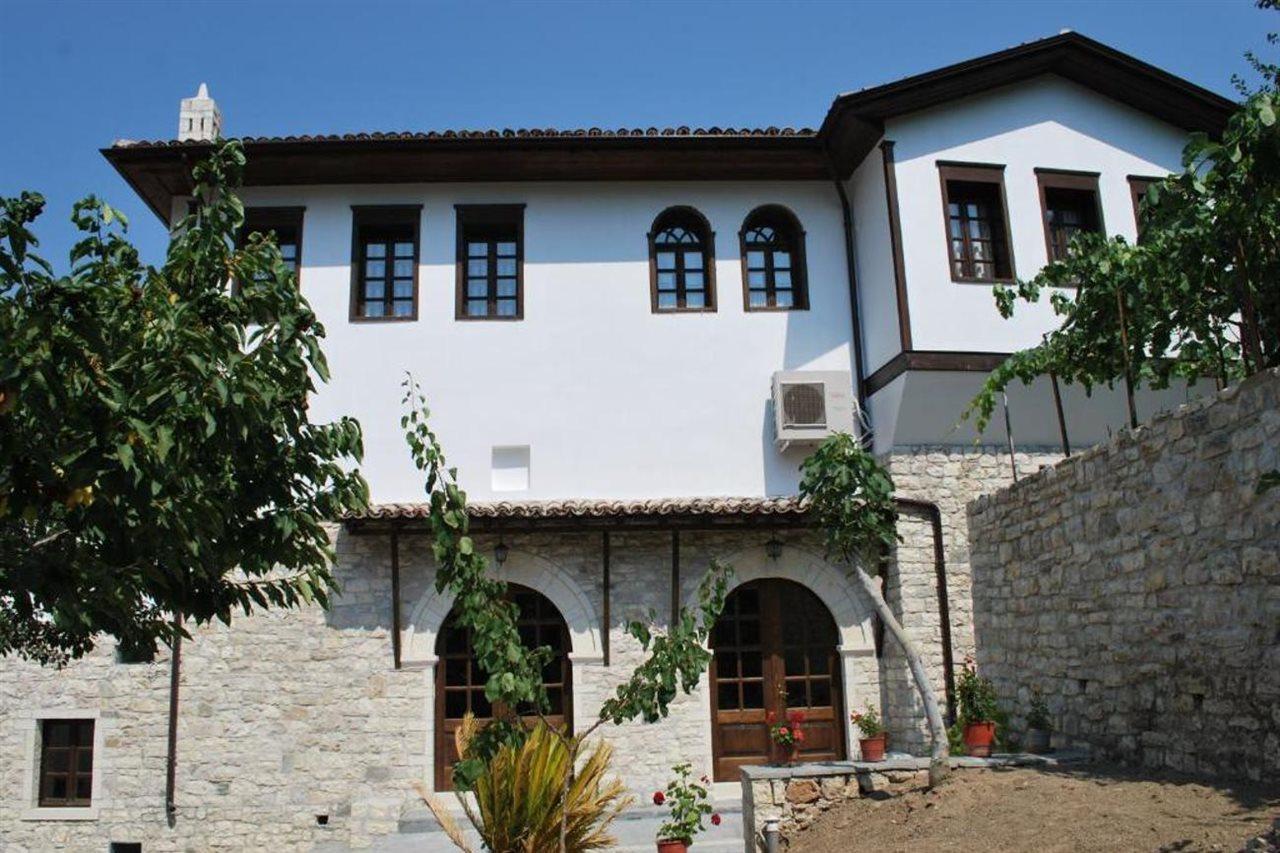 Boutique Hotel Muzaka Berat Eksteriør billede