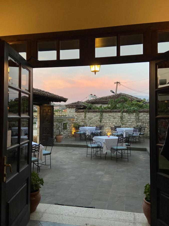 Boutique Hotel Muzaka Berat Eksteriør billede