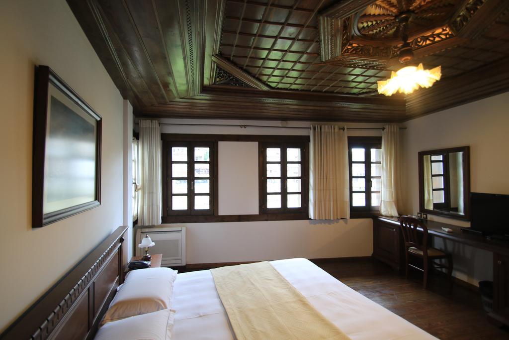Boutique Hotel Muzaka Berat Eksteriør billede