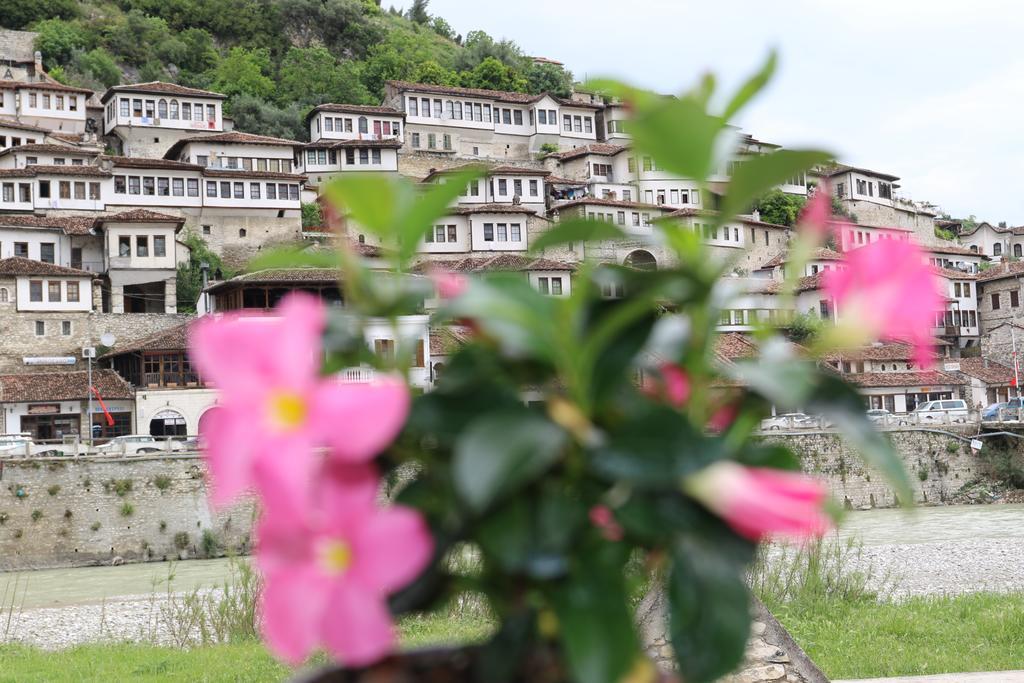 Boutique Hotel Muzaka Berat Eksteriør billede
