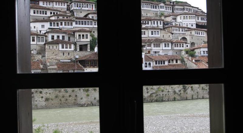 Boutique Hotel Muzaka Berat Eksteriør billede